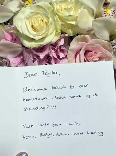 U2 sends Taylor Swift flowers