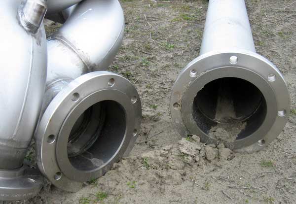 Pipe Spools in the sand without protection