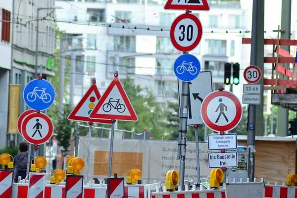 Frankfurt am Main - traffic signs