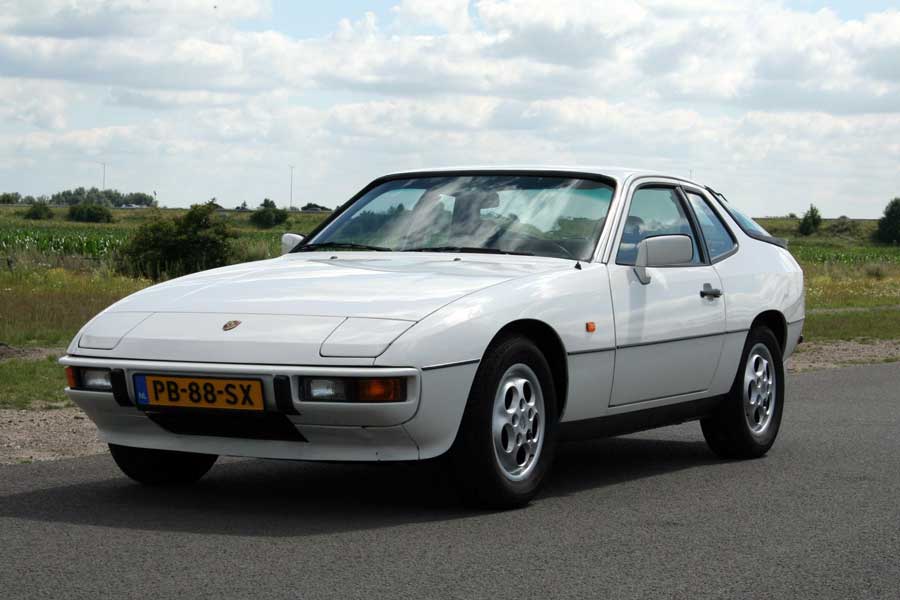 PORSCHE 924